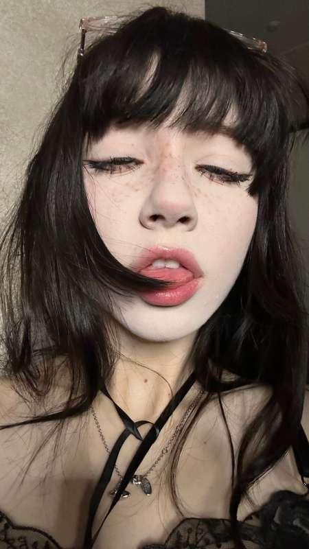 yoursmalldoll image #3