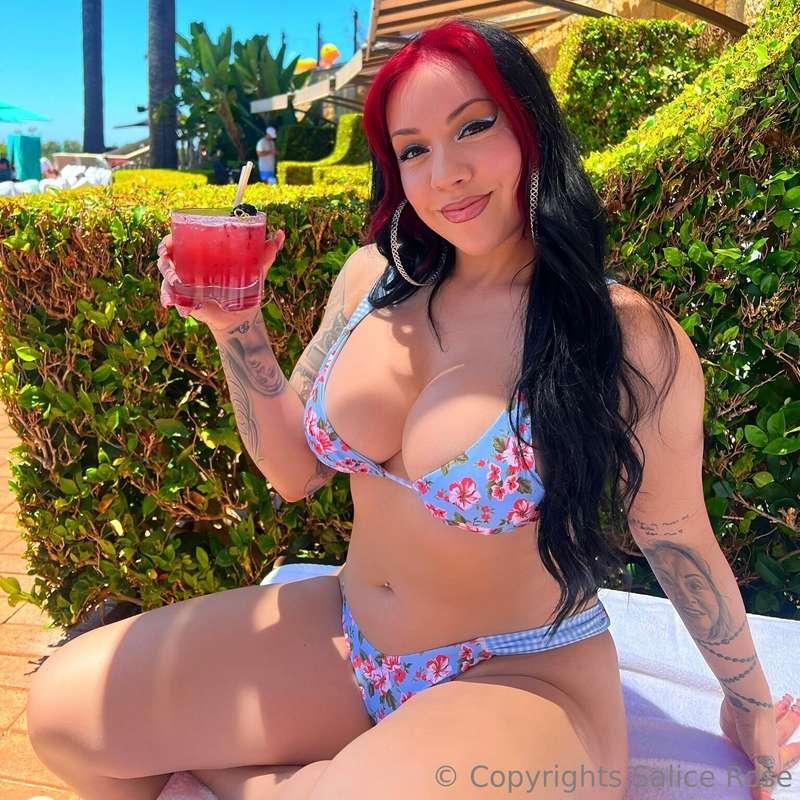 🚨 HUGE FOOT CONTENT SALE 🚨I just dropped a crazy flash sale ..