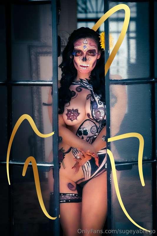 El muerto al pozo... Y el vivo ¡conmigo! 💀  Esta semana vamo..