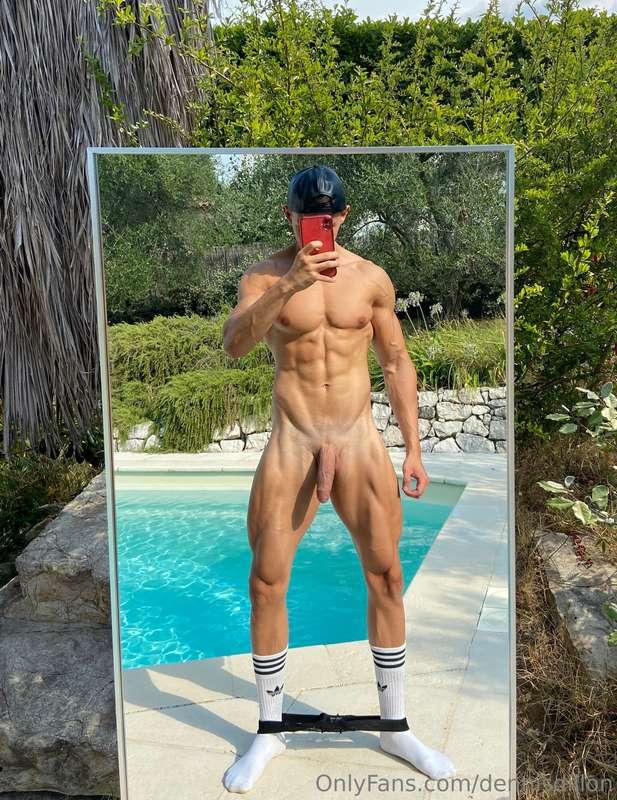 Hope you are enjoying this weekend love ❤️https://onlyfans.c..