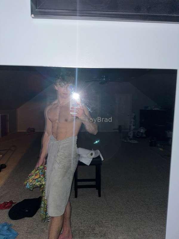 The hangout live from last night😝 also I know I still need t..