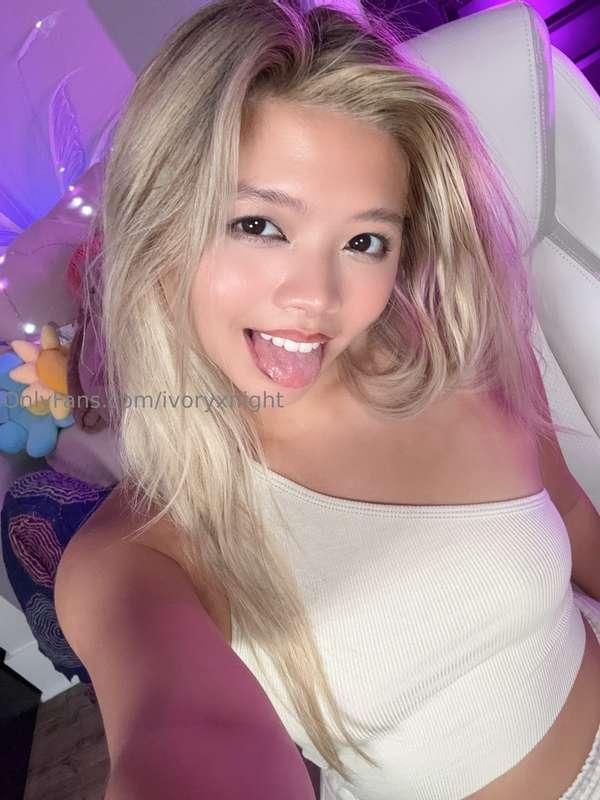 come say good morning so i can make your day sooo much bette..