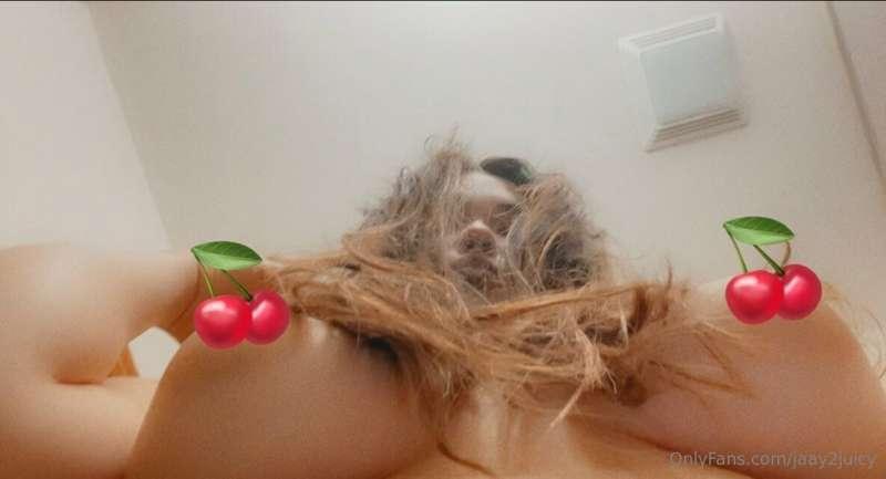 Wanna see uncensored tip $5 💕