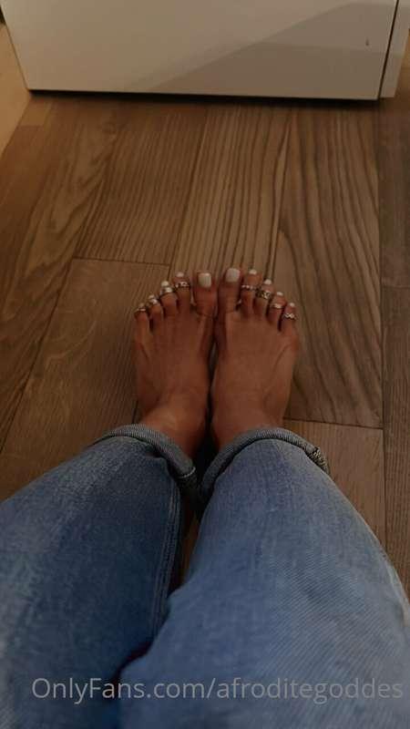 https://onlyfans.com/afroditegoddes