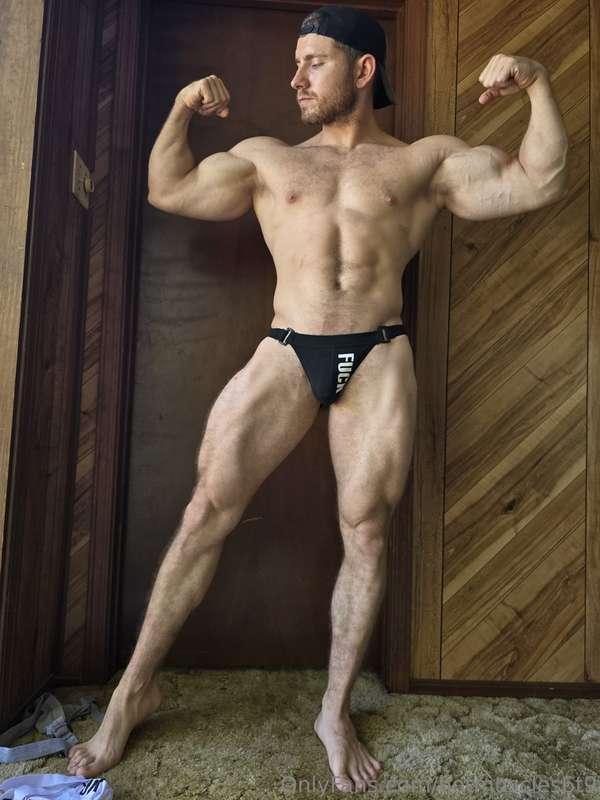 hotmuscles6t9 main image