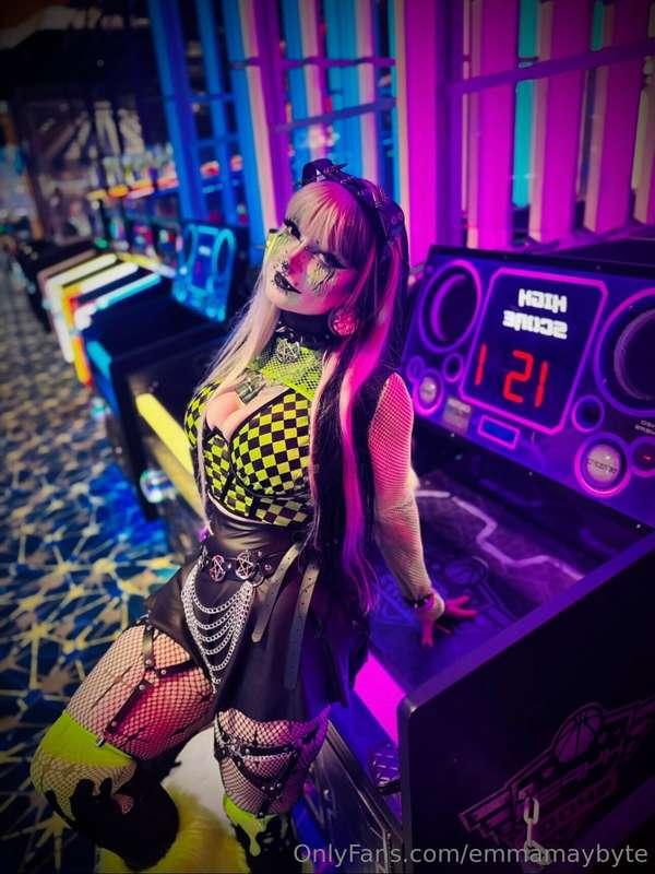 emmamaybyte image #6