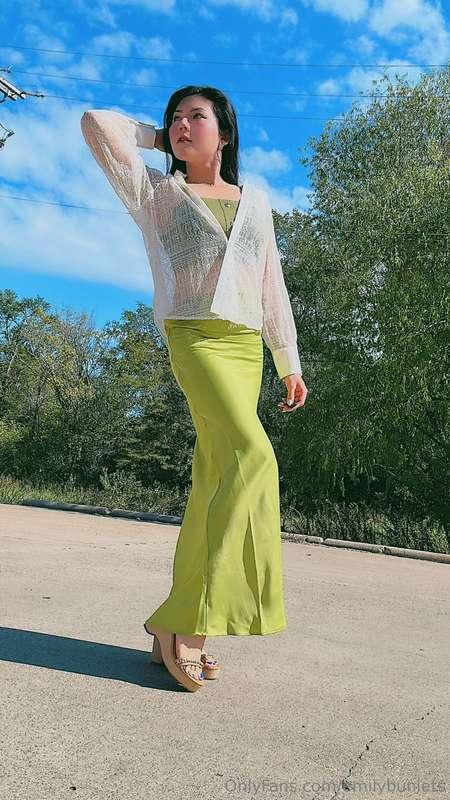 Be your own reason to smile. Elegance is the only beauty tha..