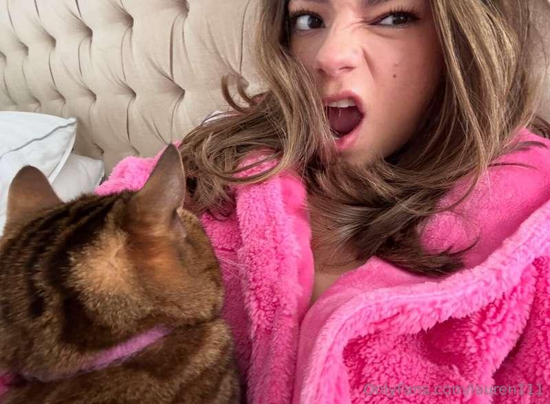 Thinking about what mischief i should get into 😈—Lauren💋