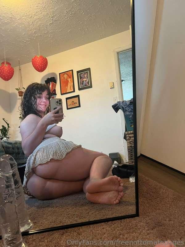 my vip is only $3 rn follow and say you're from my free page..
