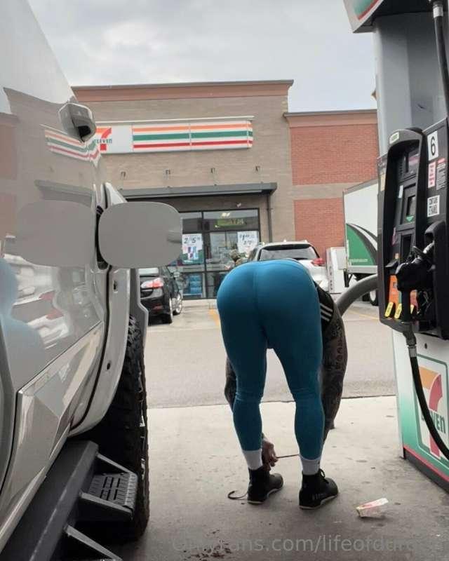 Fill’er up! ⛽️ 🛻
