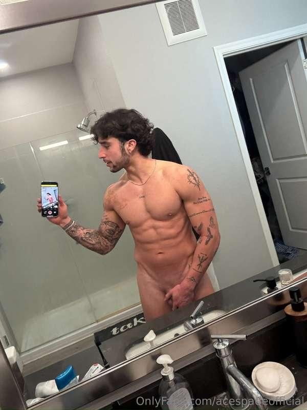 Comment “yes” if you want me to make you cum hard 😈