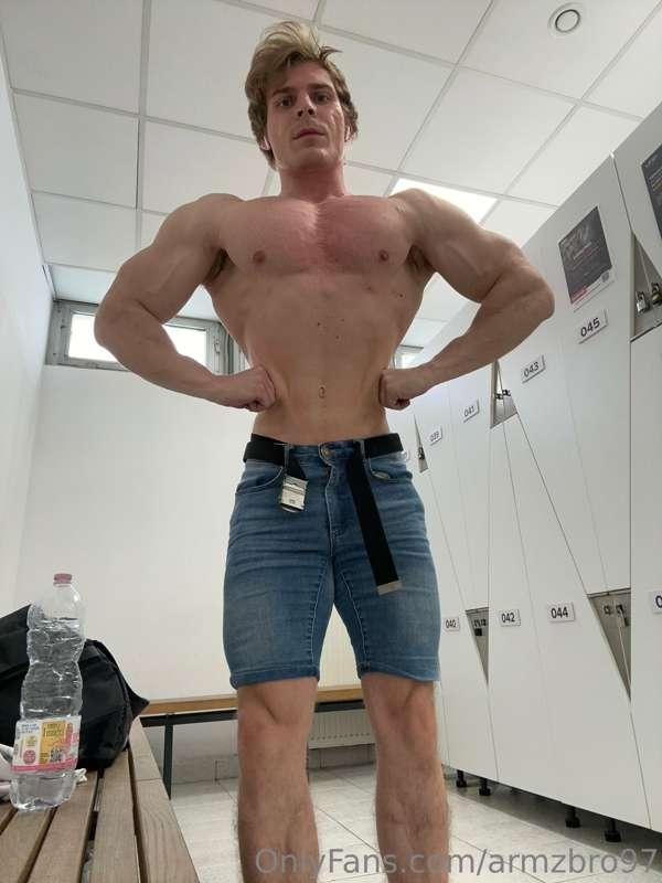 armzbro97 image #2
