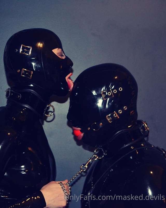 A brief glimpse into the world of Mynx and Machine. XXX cont..
