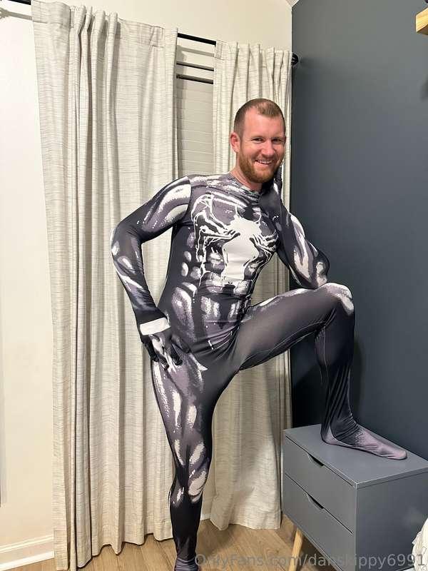 Could you imagine venom fucking Wonder Woman or a spider wom..