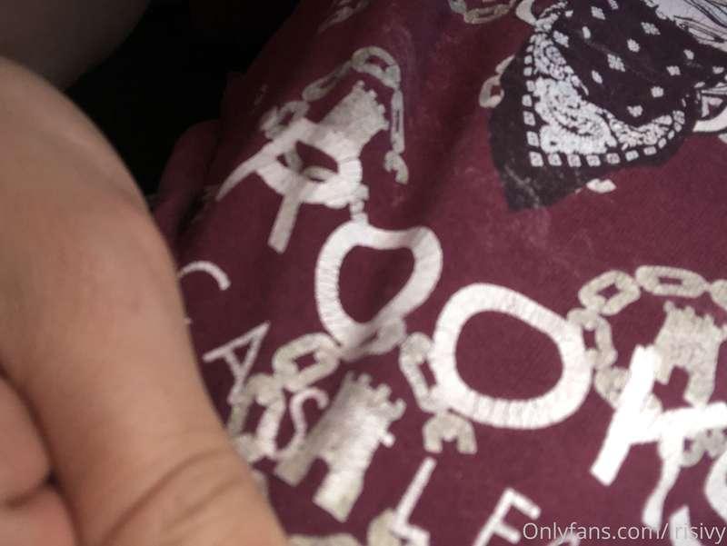I just fucked my self so hard in my car I’m covered in cum a..