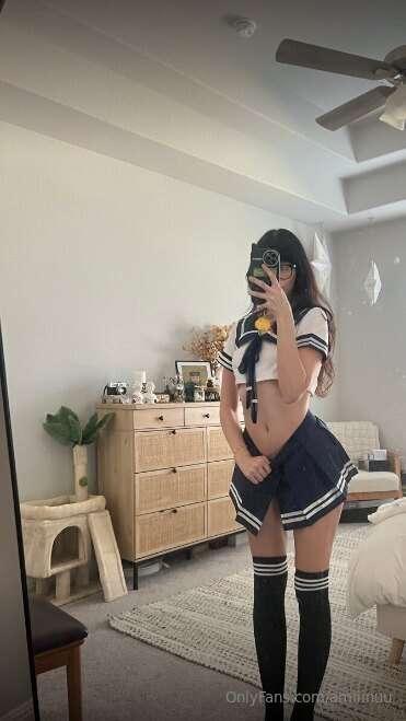 I look way better with less on… come prove me right 😘