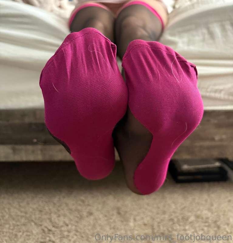 mrs_footjobqueen image #11