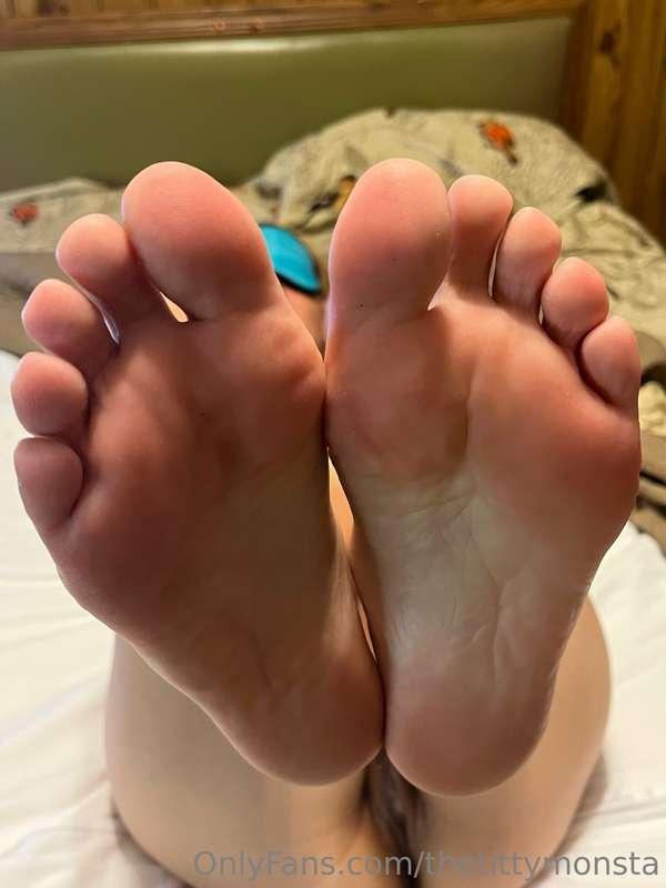 @thetittymonstafeetlovers 🦶🏻🦶🏻