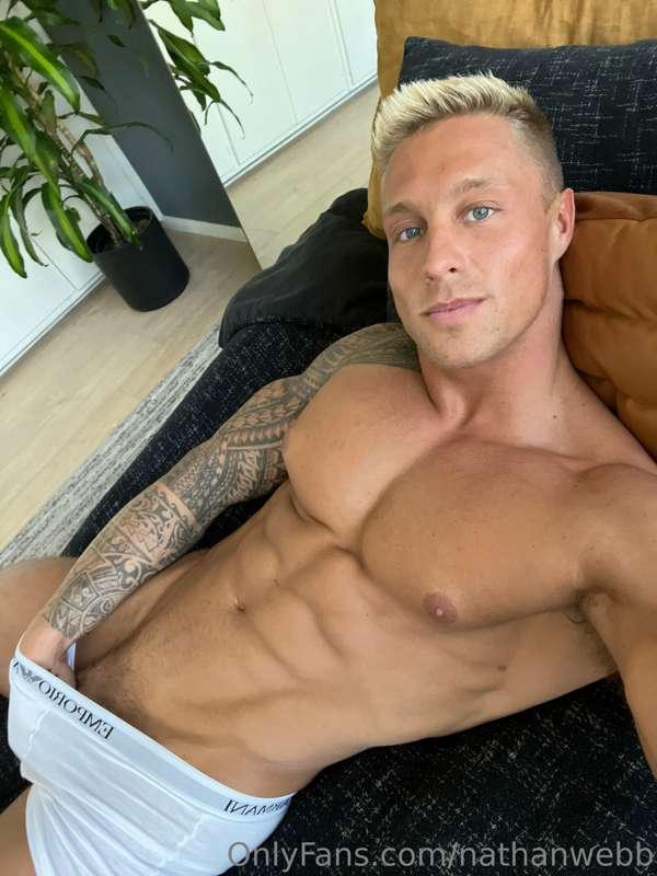 Join me for an afternoon nap ? 😇