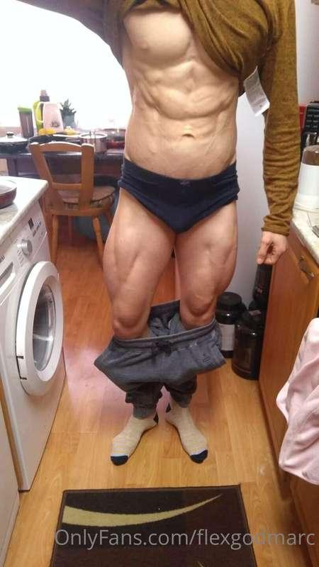 My posing practise 🤤 every morning i do these ! Support me i..