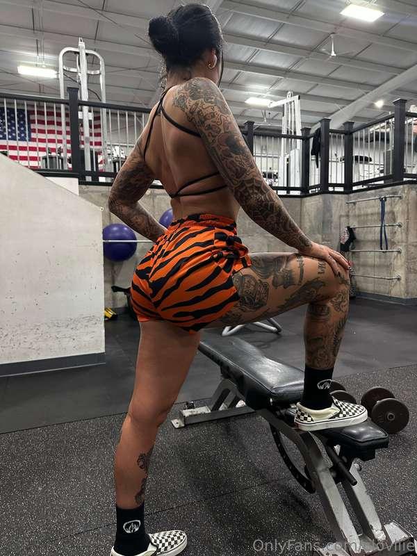 Had a good gym sesh earlier today 👅🔥 Would you workout with ..