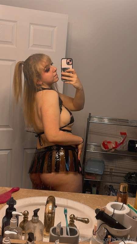 I hat would you do with an AI girl? 😉👀So much spice, so litt..