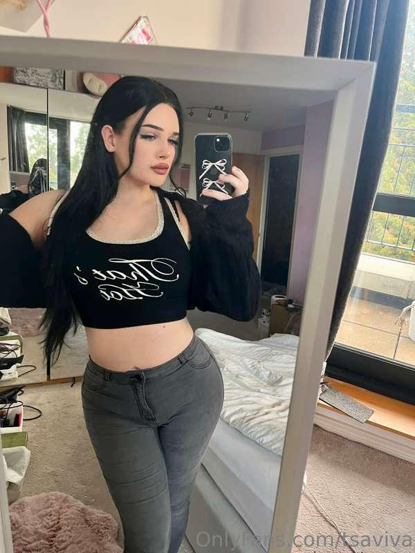 Ass almost bustin out of my jeans 😅🍑
