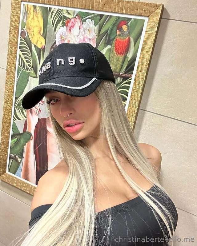 Ur fav blondie girl 💛