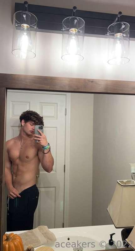 yes I do have 2 accounts now😌 more content for you guys😆 jus..