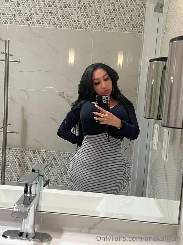 Curves for daysssss 🖤