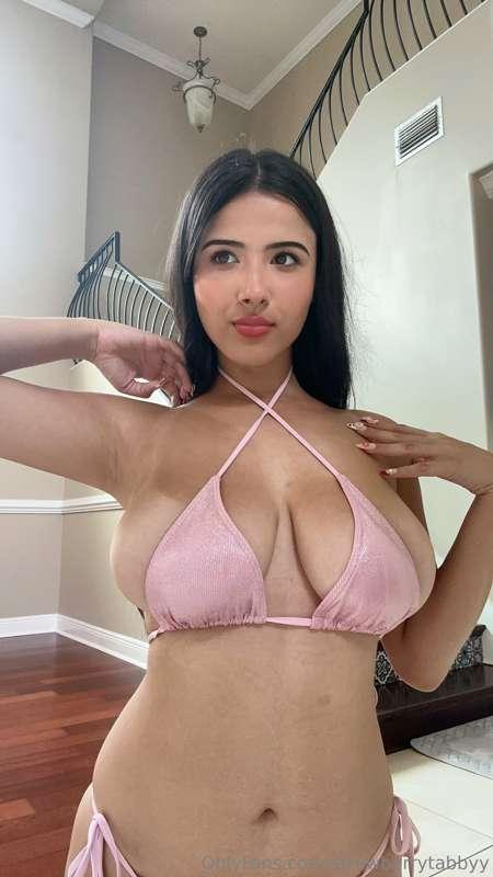TWITCH CON IS HERE🥳

All weekend long i’m going to be partyi..