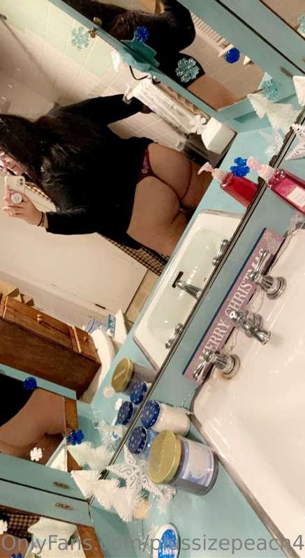 Took this during dinner at my childhood house 🙈😛