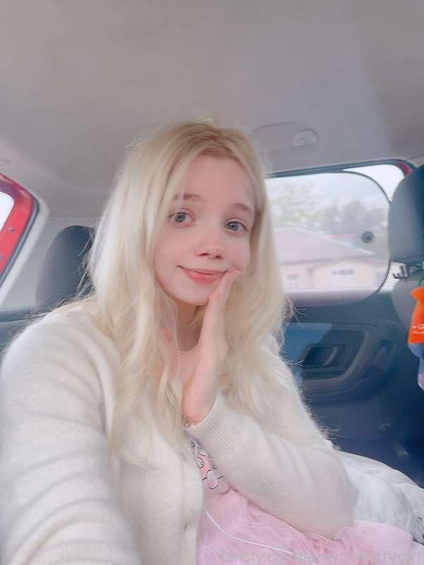 iamyourkittygirl image #2