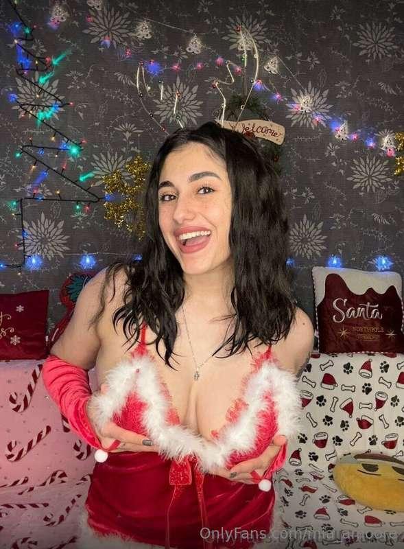 @bellacakexx she is looking for a big dick 🥵🔩Write to her an..