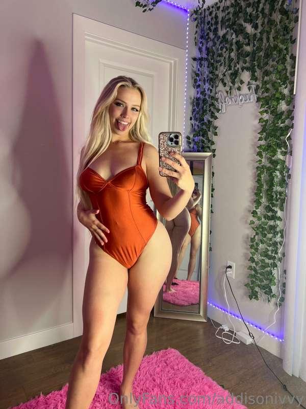 can u rate my outfit on a scale from 1 to 10 daddy? 🙈