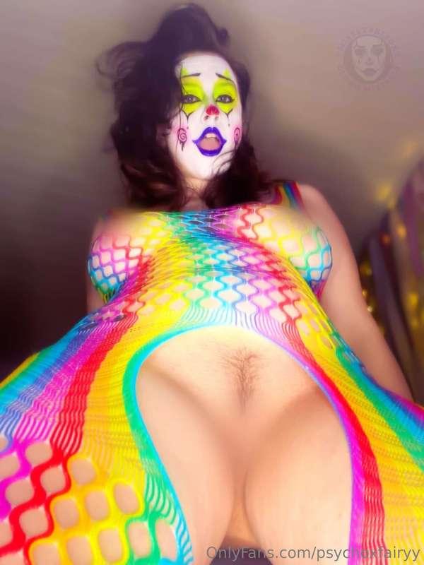 Checkout this CLOWNSLUT! 🌈✨Have you ever watched a slutty cl..