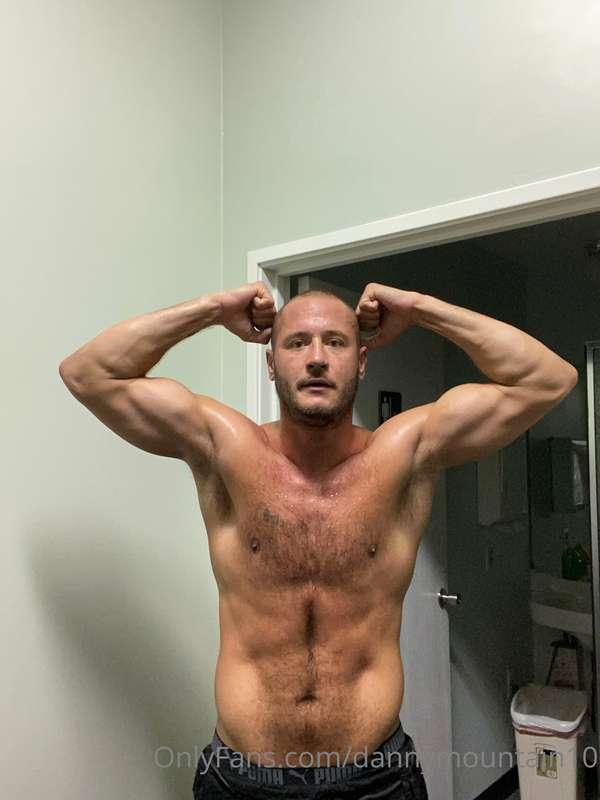 Feeling strong 💪🏻😈
