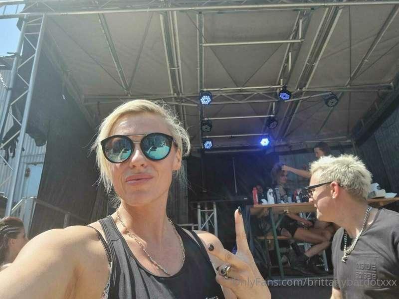 MASSIVE SCENE today at Perverse Family!! Outdoor madness!! T..