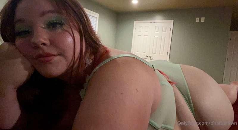 Me last night laying in bed waiting to get fucked 😇