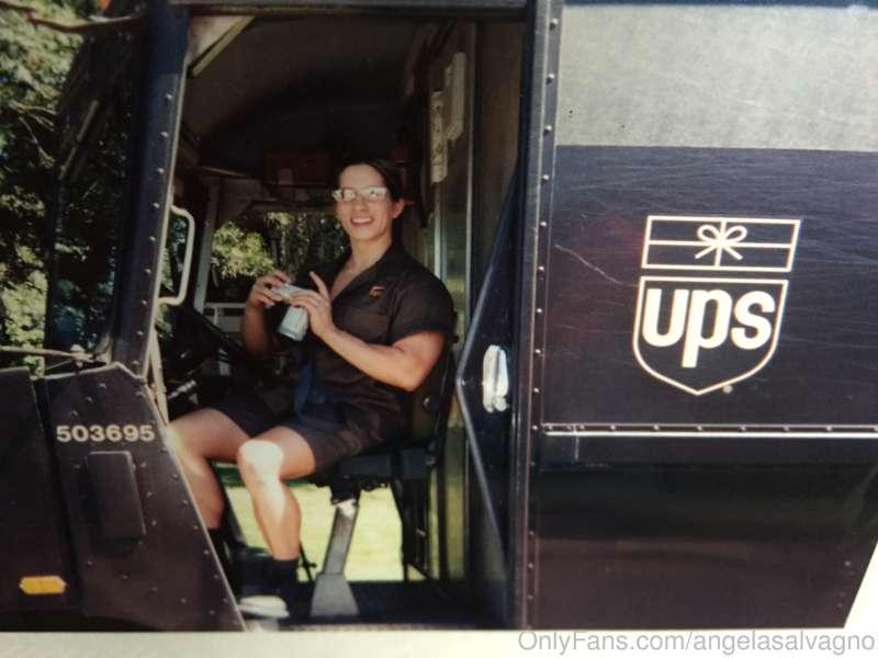 Can you believe I use to be a driver??!! Special delivery!!😜