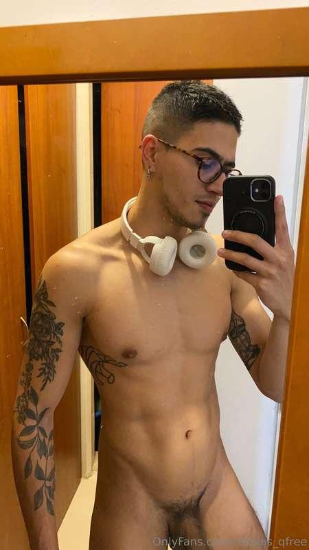 😈