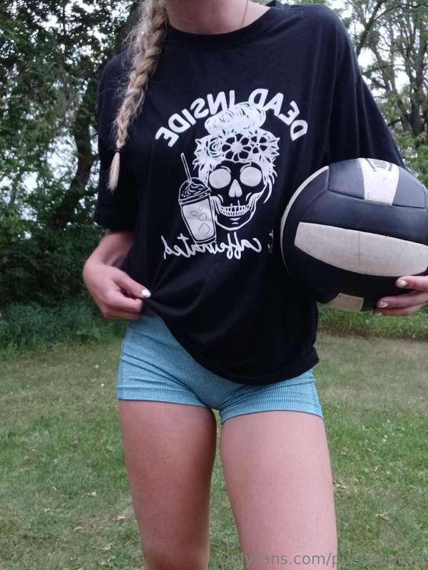 HUGE volleyball spam 🙃