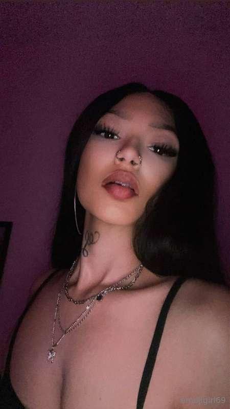 HEY YOU!! Ready for some fun? Well come follow this hottie s..