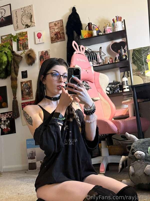 you can always find me taking mirror pics in a well-lit room..