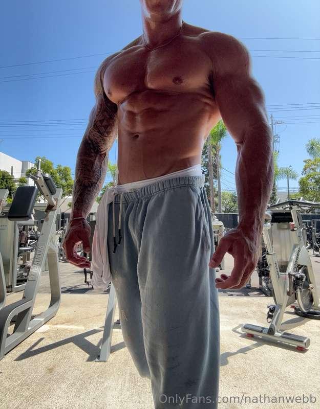 Who wants to train with me? 😇 