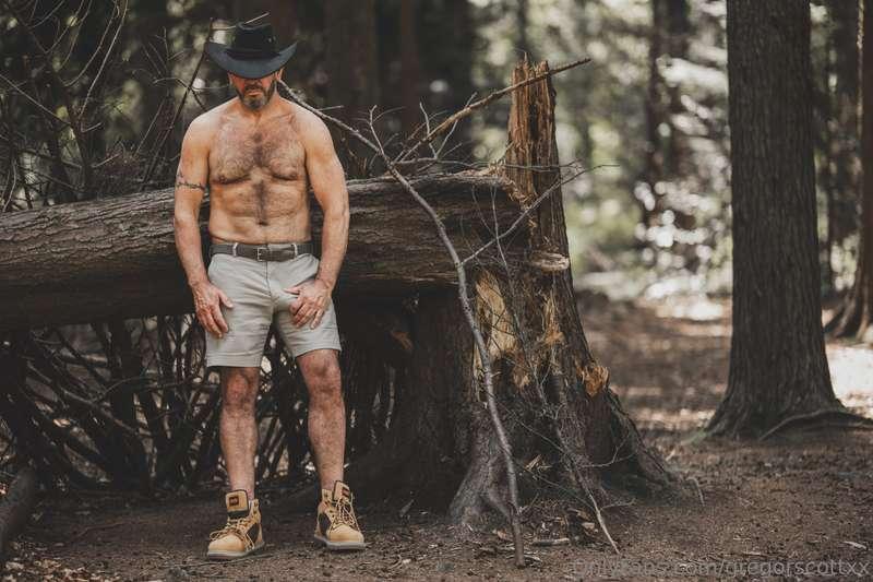 meet me in the woods be ready to ride 😈🍆make sure you stay s..