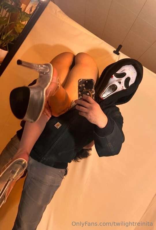 What’s your favorite scary movie? 