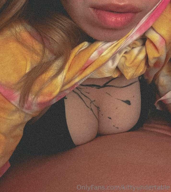 kittyundertable image #0