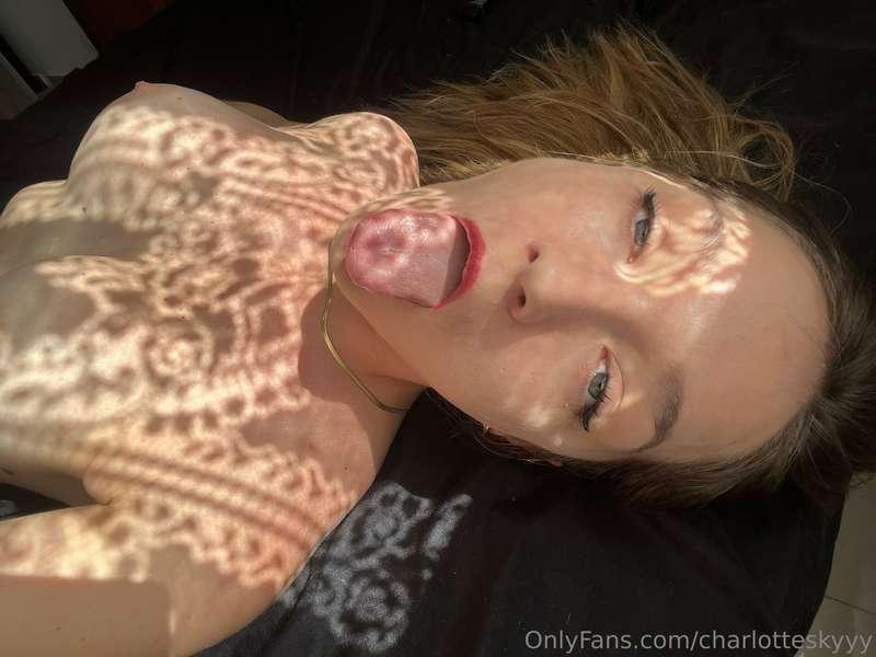 ## What are u doing daddy? i'm so horny right now 🔥🔥 Let's p..