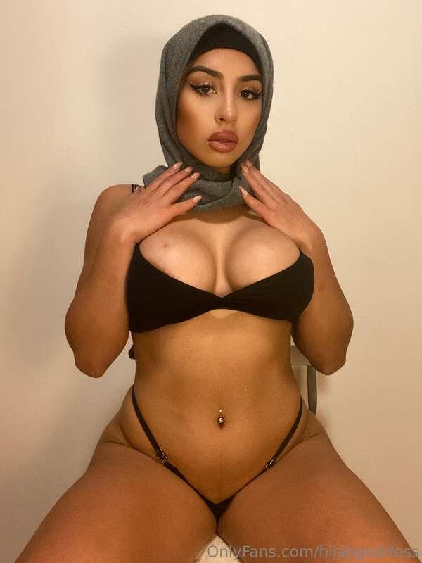What would you take off first? my bra or my hijab 😋 